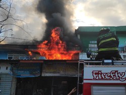 Kebakaran Ruko Penjualan Motor di Maros, Penyebab Diduga Korsleting Listrik