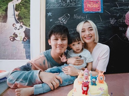 Unik, Nama Anak Rinni Wulandari Terinspirasi Stasiun & Merek Alat Musik