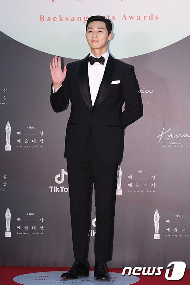 Deretan Penampilan Aktor Tampan Korea Di Baeksang Arts Awards 2020 Foto 1