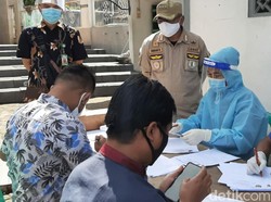 Jabar Hari Ini: 34 Jemaah Salat Jumat Reaktif-Terduga Teroris Ditangkap