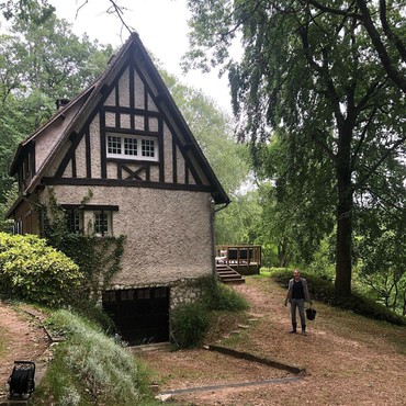 Tinggal di Tengah Hutan, 7 Potret Rumah Anggun C. Sasmi di Prancis Menyatu dengan Alam