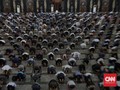 FOTO: Salat Jumat Perdana di Masa PSBB Transisi