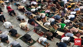 Hari Pertama Jumatan Ganjil-genap, DMI Tak Paksa Masjid