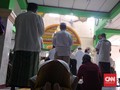 Jumatan di Masjid Petamburan, Saf Luber ke Jalan