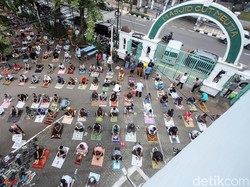 Ramadan Tahun Ini, Pemerintah Bolehkan Salat Tarawih dan Idul Fitri