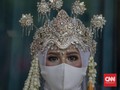 FOTO: Menikah Sederhana di KUA Kala Pandemi Corona