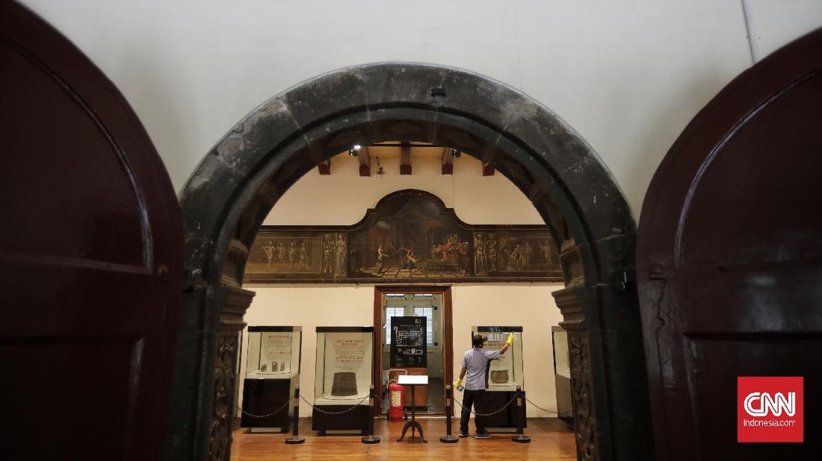 FOTO : Museum Fatahilah Bebersih Jelang Dibuka Kembali
