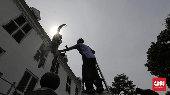 FOTO : Museum Fatahilah Bebersih Jelang Dibuka Kembali