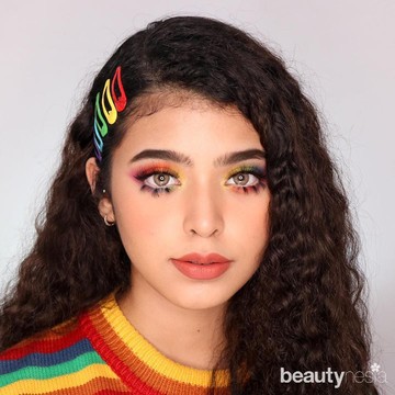 Cute Hingga Seram, 10 Ide Makeup Kreatif ala Beauty Vlogger Jharna Bjagwani