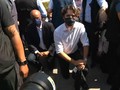 VIDEO: Aksi Berlutut Justin Trudeau di Tengah Unjuk Rasa