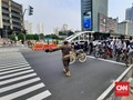 Satpol PP Siaga Kawal Warga di Area CFD Sudirman-Thamrin