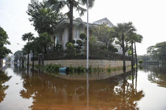 Utusan Anies Sebut Sedot Air Tanah Ancam Jakarta Tenggelam<script async src=