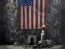 Banksy Bakar Bendera Amerika Serikat