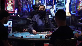 Bandara Las Vegas Punya Vending Machine Jual Masker Corona