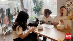 New Normal: Supermarket Dibuka Lebih Dulu, Kafe Belakangan