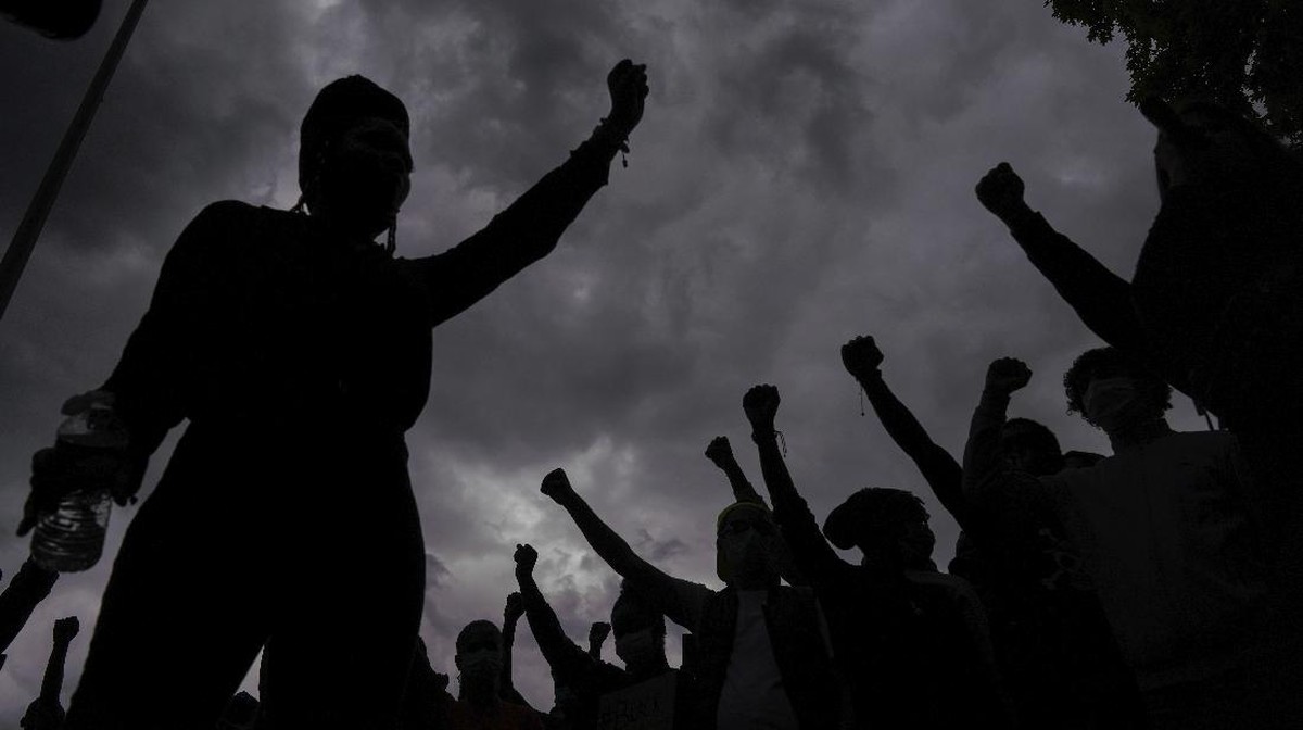 FOTO: Aksi Demo Atas Kematian George Floyd Digelar di Eropa