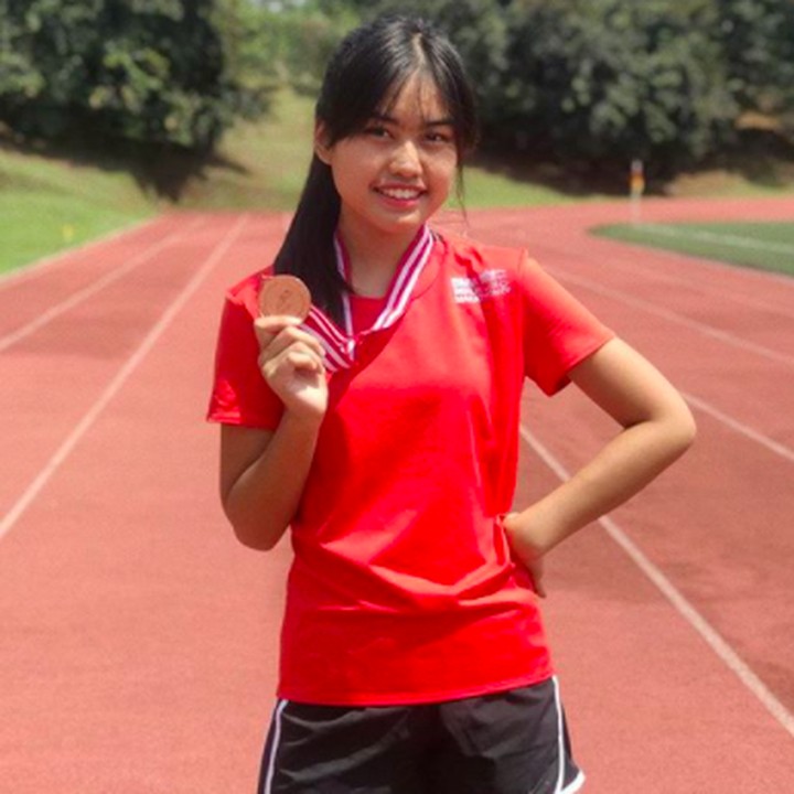 <p>Jani tumbuh sebagai gadis cantik, sama seperti bunda Alya. Keduanya pun kompak punya hobi berolahraga lari. (Foto: Instagram @namiradjani)</p>
