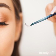 Tips Pakai Bulu Mata Palsu agar Terlihat seperti Asli