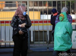 Anak Roker Ini Ungkap Bedanya Naik KRL Saat New Normal dan Sebelum Pandemi