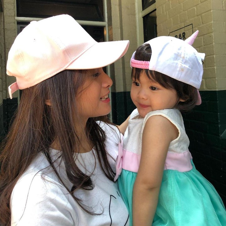 <span style="color: #222222; font-family: Arial, Helvetica, sans-serif; font-size: small;">Semoga makin tumbuh menggemaskan ya, Bridgia Kalina. (Foto: Instagram @septriasaacha)</span>