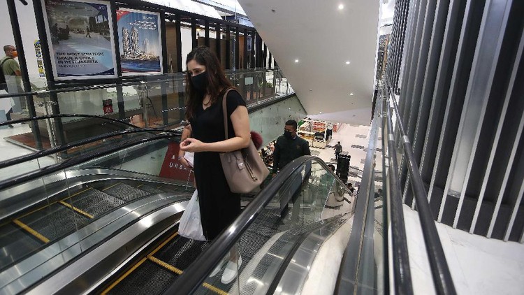 Mal di Jakarta akan kembali dibuka Senin, 15 Juni mendatang. Sejumlah mal pun telah melakukan persiapan protokol kesehatan.
