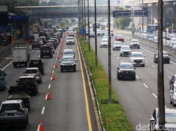 ABG Pemotor Masuk Tol Lalu Panik, Berujung Tertabrak Saat Putar Balik