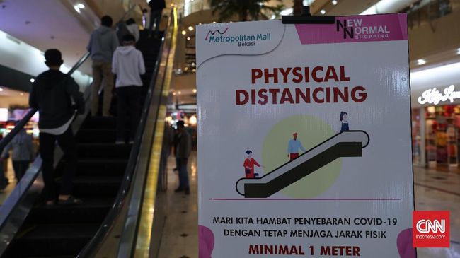 Survei UNICEF bersama AC Nielsen di enam kota besar Indonesia menyatakan, perilaku menjaga jarak menjadi yang paling sering diabaikan.