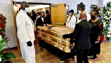 img-title George Floyd Bersemayam di Peti Emas, Pembunuh Terancam 40 Tahun Penjara