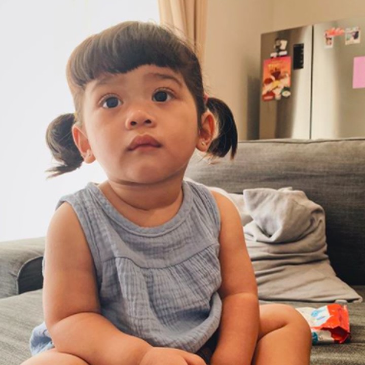 <p>Putri pertama Tarra Budiman dan Gya Sadiqah ini diberi nama yang cantik nan unik, Kalea Jada Agyra. (Foto: Instagram @tarrabudiman)</p>