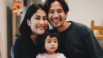 CERITA PENGALAMAN TAK TERDUGA TARRA BUDIMAN SETELAH JADI AYAH