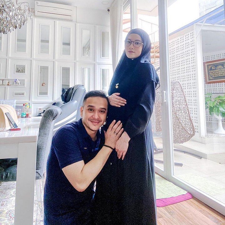<p>Saat ini, kehamilan Lyra Virna sudah memasuki 28 minggu, Bunda. (Foto: Instagram @fadlanmuhammad)</p>