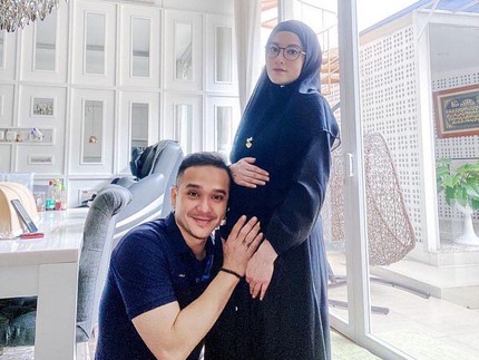 5 Potret Kehamilan Lyra Virna Setelah Penantian 7 Tahun, Makin Glowing