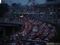 Jakarta 3 Besar Kota Bikin Stres Berkendara di Dunia, Yakin Masih Mau Bawa Kendaraan Pribadi?