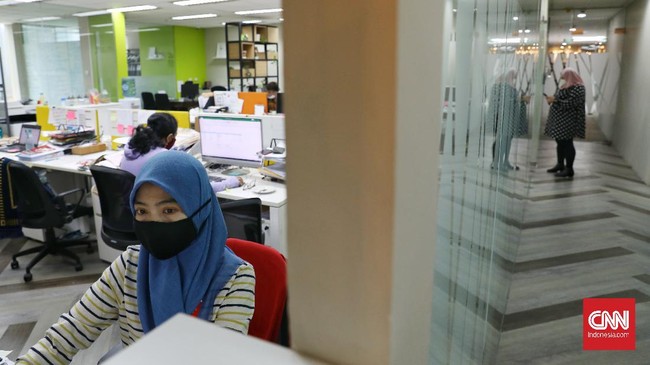 Satgas Covid-19 menyebut 59 perkantoran di Jakarta menjadi klaster Virus Corona terutama setelah pemberlakuan PSBB Transisi.