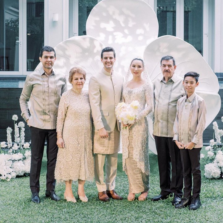 <p>Sebelumnya, putri tokoh Muslim Tionghoa itu sempat berencana menggelar pernikahan pada April 2020, namun tertunda akibat wabah COVID-19. Akhirnya, keduanya sepakat menjalani akad nikah saja. (Foto: Instagram @fitriayusuf_official)</p>