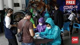 Rapid Test gratisdi terowongan kendal Rapid Test gratis untuk masyarakat DKI Jakarta di terowongan Kendal, Jakarta Pusat. Senin (8/6/2020). Rapit test ini diadakan oleh petugas medis dari warna warni media dan home care yang merupakan bagian dari gugus tugas BNPB. CNN Indonesia/Andry Novelino