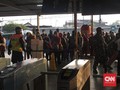 Warganet Keluh Antre Panjang di Stasiun KRL dan Gerbong Penuh