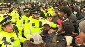 VIDEO: Aksi Demo George Floyd di London Ricuh