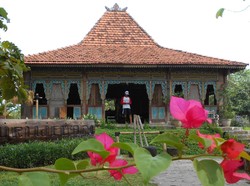 7 Rumah Adat Paling Hits di Indonesia dari Aceh sampai Papua