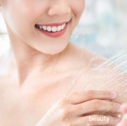 5 Kebiasaan Mandi yang Ternyata Enggak Sehat