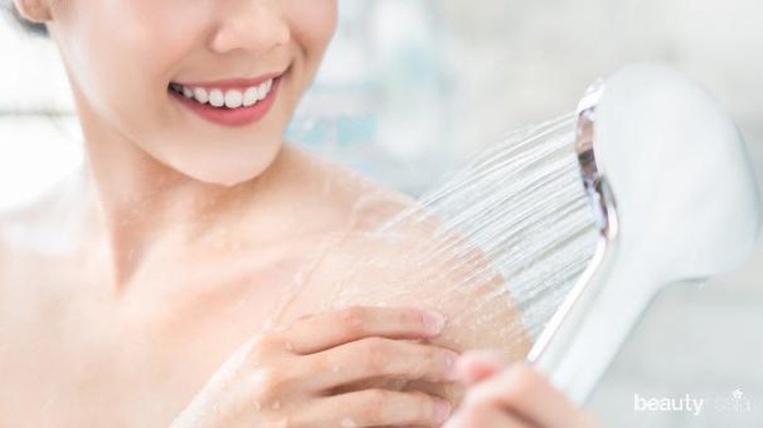5 Kebiasaan Mandi yang Ternyata Enggak Sehat