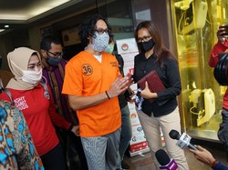 Isi Waktu saat Rehabilitasi, Dwi Sasono Rajin Bikin Tulisan