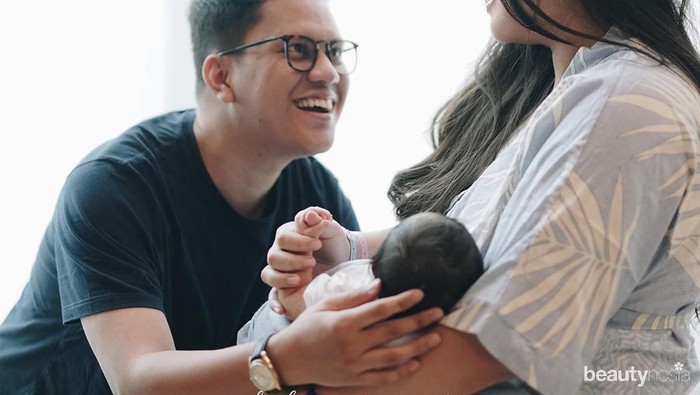 Momen Haru Tiara Pangestika Melahirkan Anak Pertama Setelah Empat Kali Gagal