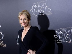 Masa Depan Fantastic Beasts setelah Cuitan Kontroversial JK Rowling