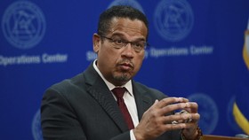 Keith Ellison, Muslim Afro-Amerika Penuntut Pembunuh Floyd