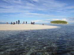 Keren! Ini Pasir Timbul di Raja Ampat