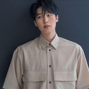 Inikah Aktor Tampan yang Gantikan Song Joong Ki di 'Season of You and Me'?