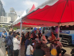 Wajib Pajak Antre Sejak Pukul 07.00 WIB, Polda Metro Buka Samsat Keliling