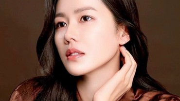 img-title Son Ye Jin Jadi Wanita Tercantik Dunia Kalahkan Lisa BLACKPINK & Song Hye Kyo