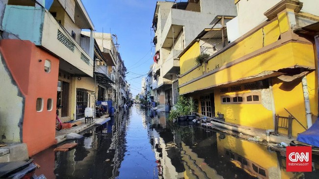 Banjir rob di Muara Angke, Jakarta (7/6).